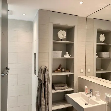 Meos 2 -zentrum-hofblick-gym-netflix Apartment *
