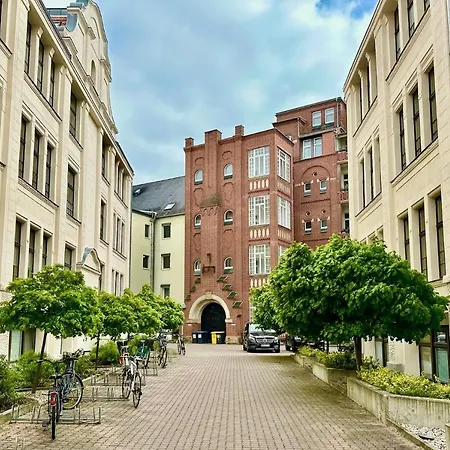 Meos 2 -zentrum-parkplatz-hofblick-gym-netflix * Leipzig