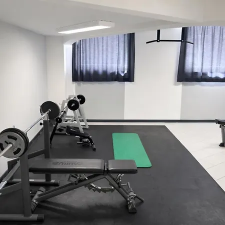 Meos 2 -zentrum-parkplatz-hofblick-gym-netflix ライプツィヒ